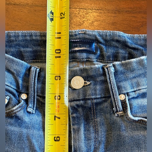 MOTHER Looker Ankle Fray Jeans - Picture 7 of 11